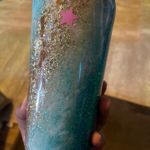 Footpints In The Sand' Musical Glitte Globe