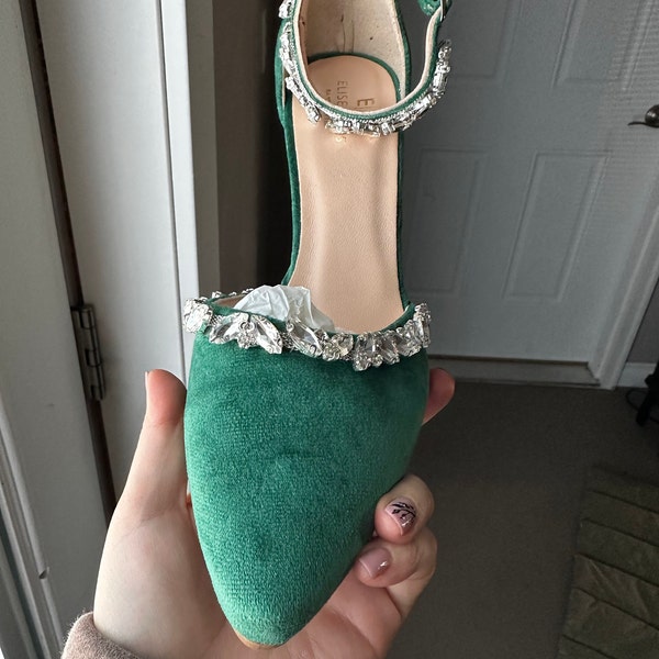emerald green closed toe heels