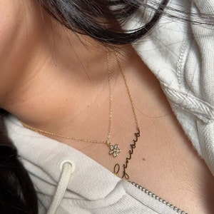 Daisy Necklace - Flower Pendant, Gold Daisy Pendant, Pretty