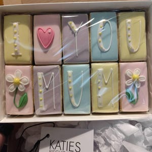 elizabeth added a photo of their purchase