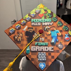 Grad Cap Topper "Kinder Grad"  theme