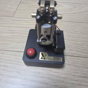 ドイツ製・ミニチュアエンジン・オプションアクセサリー（新品） 卓上で始動できるミニチュア「Vツイン」エンジン発売！ 12/29まで限定