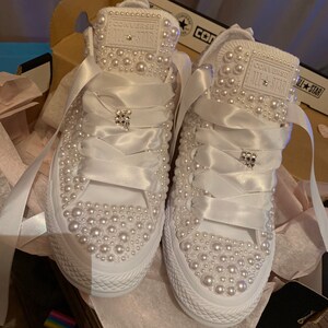 converse with bows