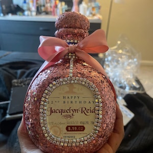 Curtesha added a photo of their purchase