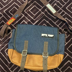 Me'lisa added a photo of their purchase