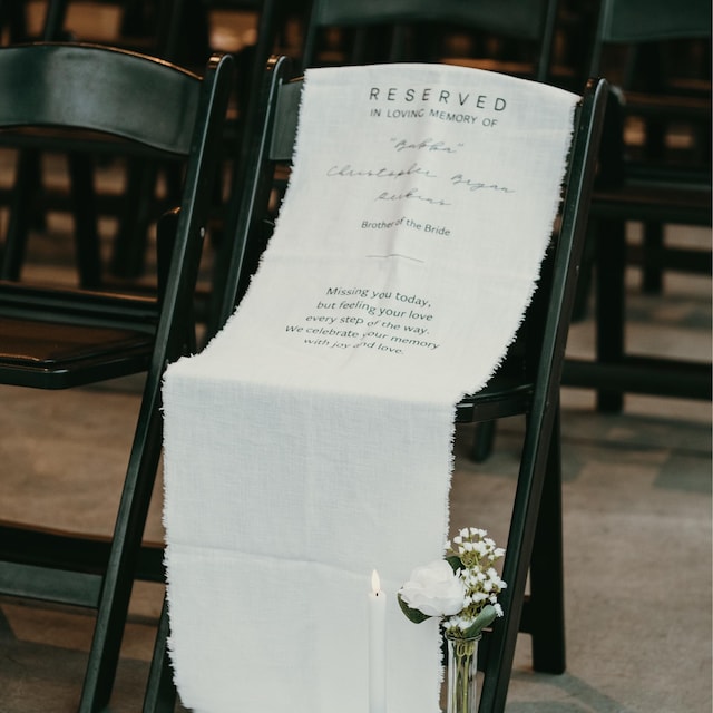 Personalized Memorial Chair Sign For Weddings - 'In Loving Memory' Banner, Linen Fabric, Reserved Seat Decoration For Ceremony