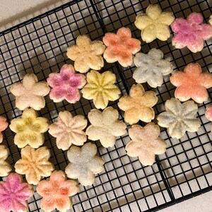 Fucsia Sanding Sugar - codette magenta per decorare cupcakes ...