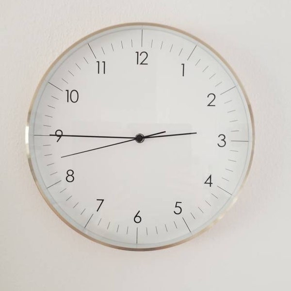 Simple, Silent Wall Clock With Second Hand Without Ticking, Wall ...