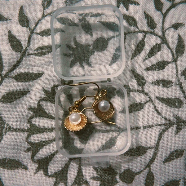 Contemporary Style Flower Pattern Earrings