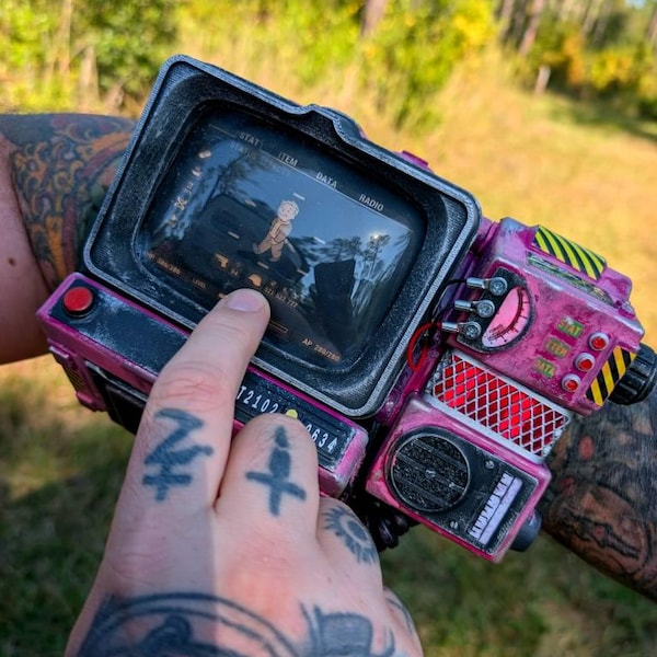 Fallout Show Props Pip-boy 2000 Inspired Prop in 1:1 Scale - Etsy