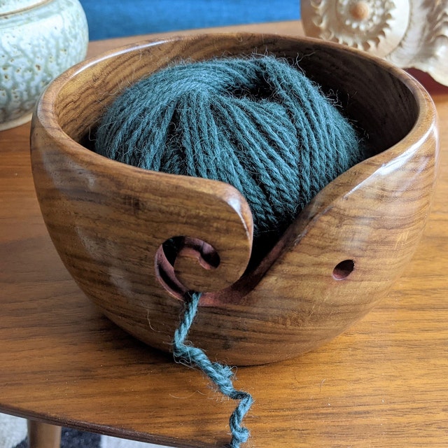 SIC Rosewood Yarn Bowl for Knitting Crocheting - Handcrafted Smooth Yarn  Bowl - Large Knitting Yarn Bowl (6 x 4, WhitePatches)
