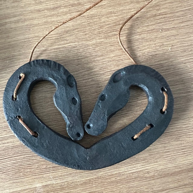 Set regalo con ferro di cavallo, portafortuna, 4 chiodi, targhetta