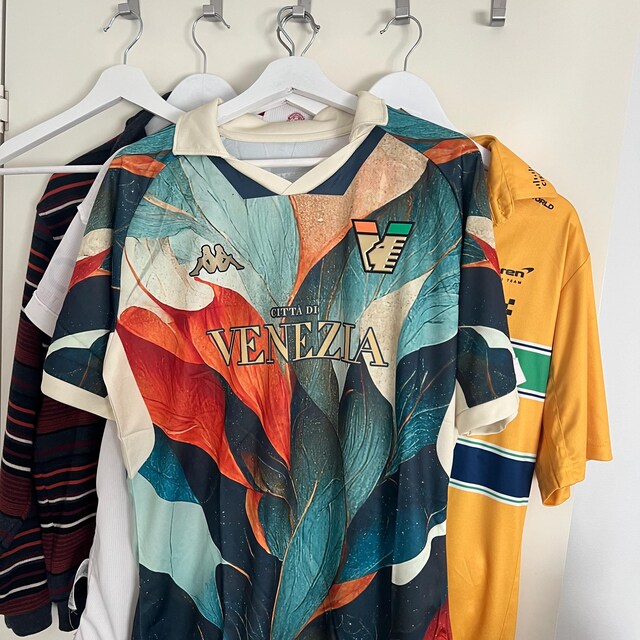 新品タグ付き　ベネチアFC 22/23 Special Edition L Venezia FC Special Shirt - 2022-2023 – Retro Football Shirts