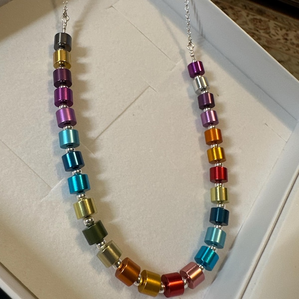 Color Wide Beaded & Metal Necklace
