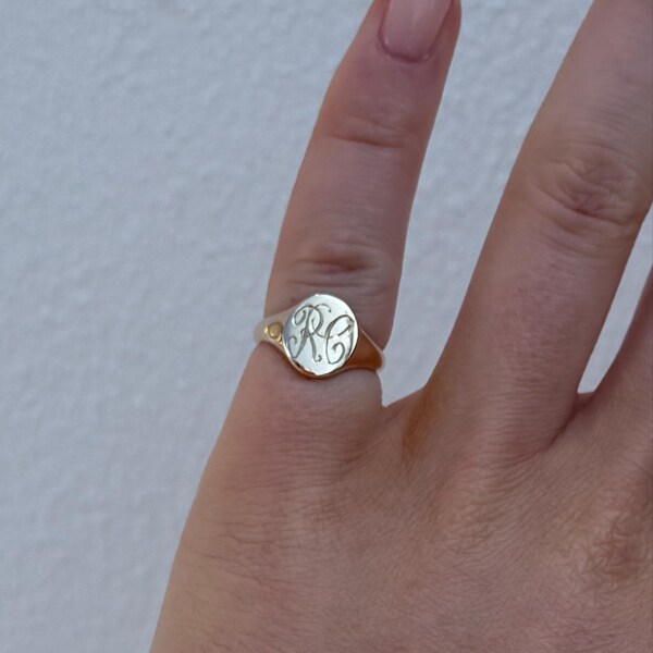 9ct Solid Gold Oval Signet Rings. Bespoke, Monogramme Engraving 9ct ...