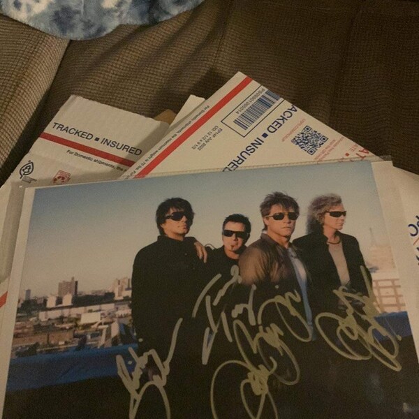 EDDIE VAN HALEN signed autographed photo eruption COA Hologram main image 0