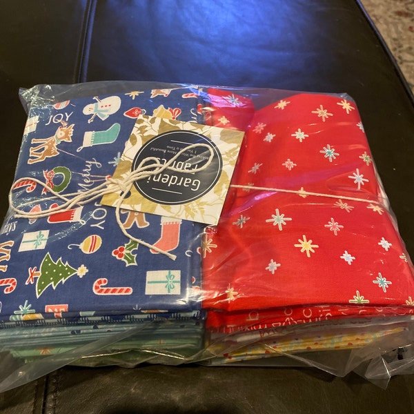 COZY CHRISTMAS Complete 33 Fat Quarter Hand Cut Bundle Lori Holt New ...