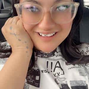 Felycia added a photo of their purchase