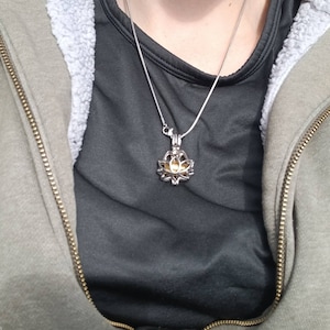 Jacynda added a photo of their purchase