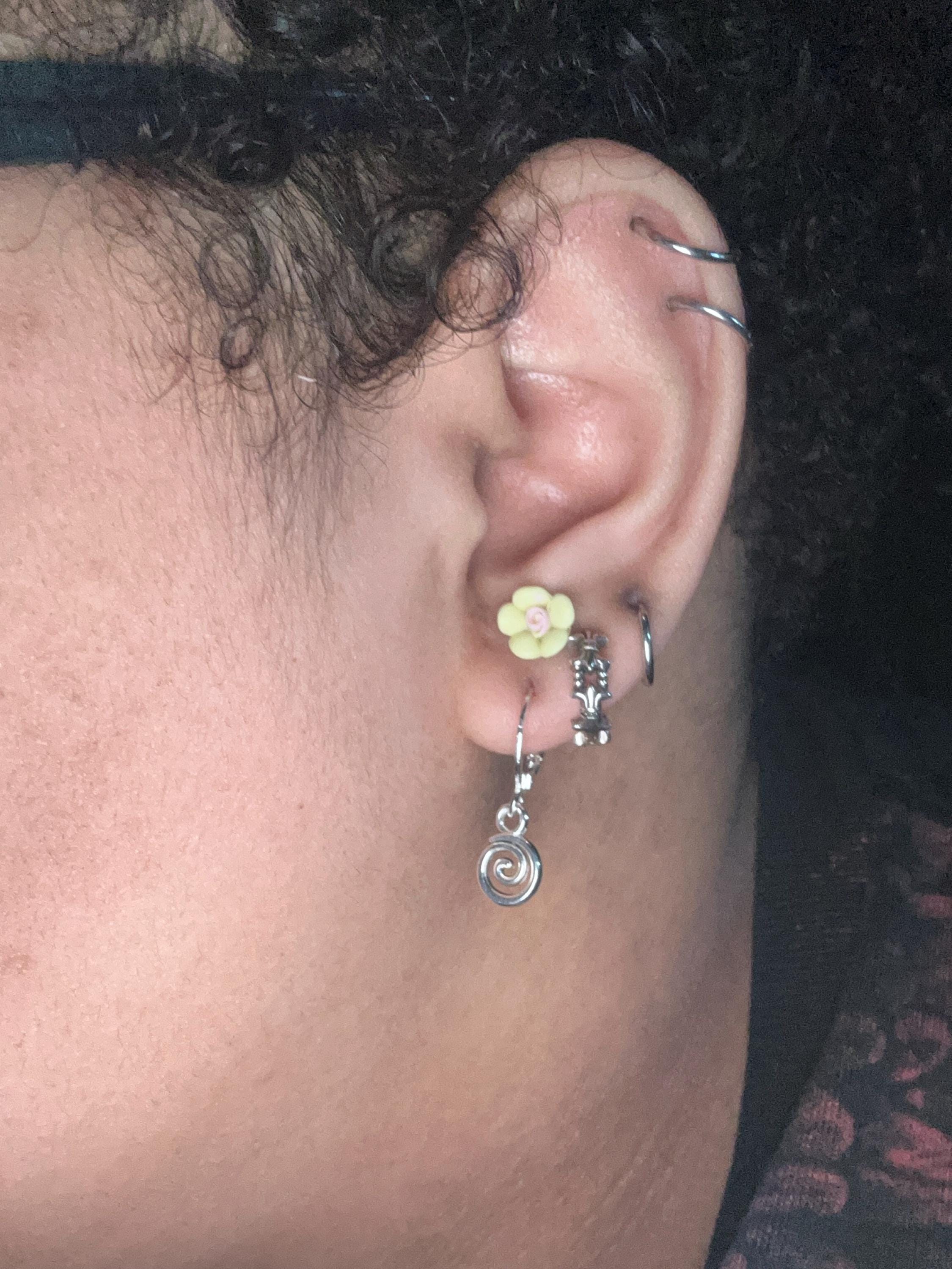 Fleur-de-lis Gothic Ear Cuff | Vintage-Style Minimalist Hoop Earring, Medieval Floral Design,Antique Gothic Jewelry Everyday Wear,Ready Gift