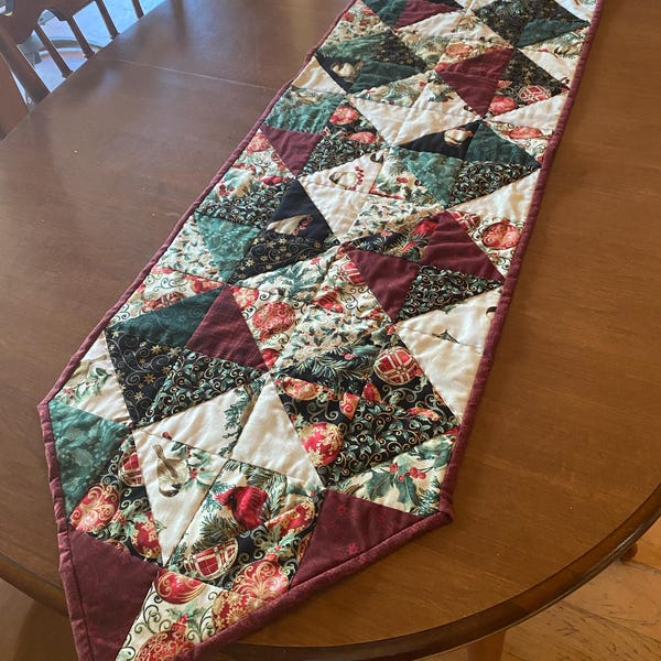 Table Runner Pattern for Charm Packs Quilt Pattern Table Runner ...
