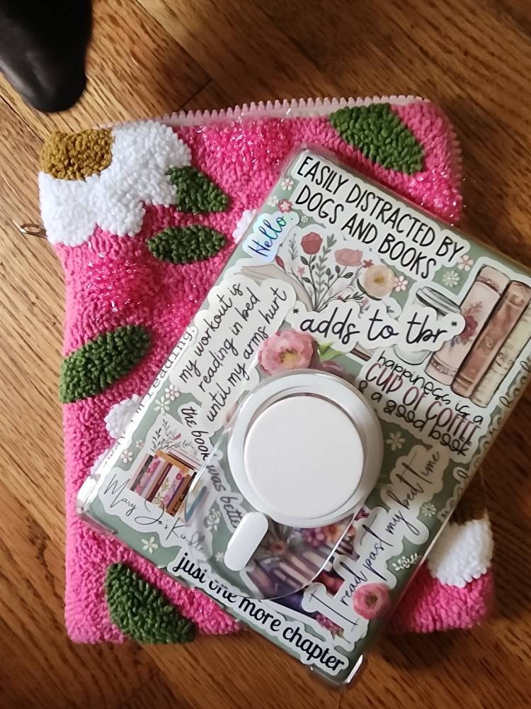 Daisies Kindle cover - kindle paperwhite case - Fabric book cover - Personalized kindle sleeve - Oasis case - kindle accessories gift