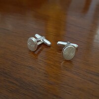 Ciondolo a forma di spada in acciaio color oro | Disponibile! | Lucleon