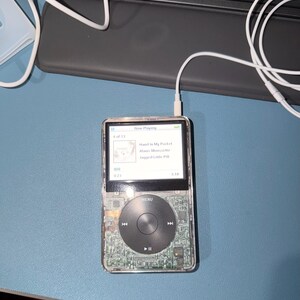 Apple iPod Classic - 第 5 世代、クリア+ブラック (3000 mAh