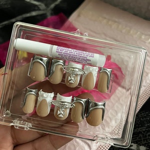Iyanah added a photo of their purchase