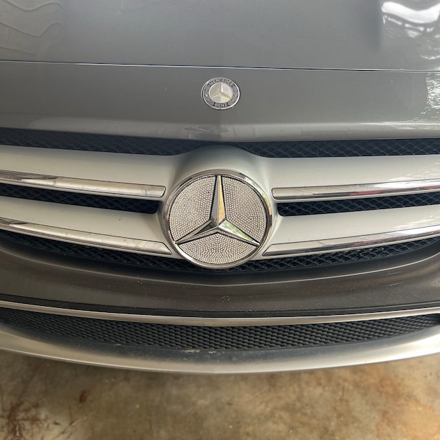 Rhinestone Bling Car Emblems,mercedes Benz 3D Emblem.only Nissan, H  Logo,lexus, Chevy Are Decal Stickers Front Grille Emblem Easy to Install 