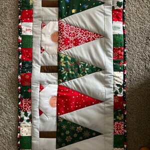 Candy Cane Gnomes Quilted Table Topper NCU0NNT1521