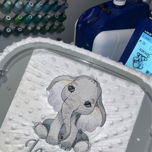 オリジナル象のデザイン 象の刺繍デザイン、5 つのサイズ、即時ダウンロード。 - Etsy 日本