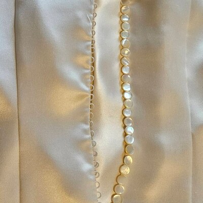 10 or 25 Vintage 1940s Minimalist Mother of Pearl Sewing Buttons