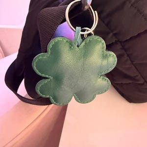 シャムロック 四つ葉のクローバー レザー 財布 チャーム 聖パトリック