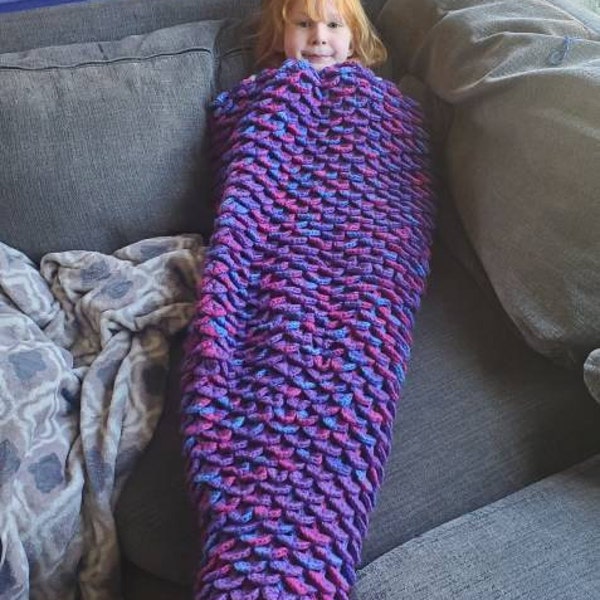 Peacock Feather Floral Pattern Print Hooded Blanket