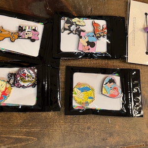 Disney pins for trading and collecting - Replica pins