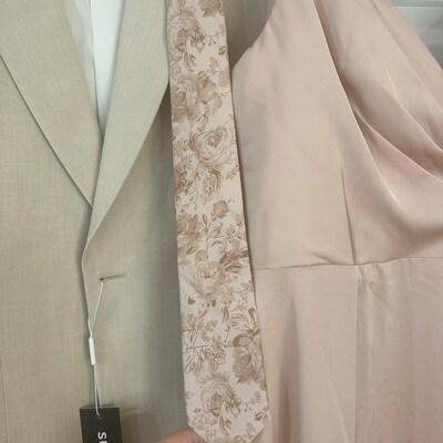 champagne coloured tie