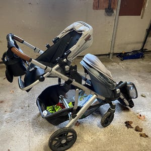 uppababy bassinet stroller UPPAbaby Vista V3 Stroller + Mesa V3 Infant Car Seat Bundle