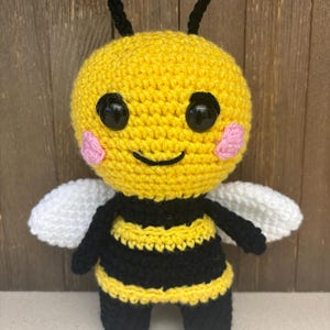 小さな蜂のかぎ針編みパターン、かわいい蜂の編みぐるみのPDF