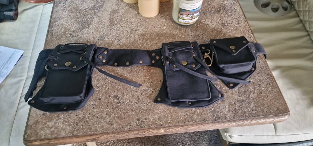 Pocket belt ~ Utility belt ~ Festival and travel hip bag ~ With 5 pockets ~ Black cotton ~ Unisex ~ The Celticbelt