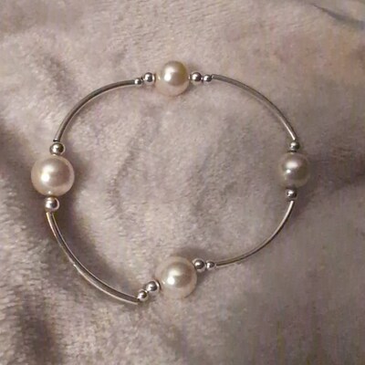 Grateful Pearl 5mm Bead Bracelet main image 0