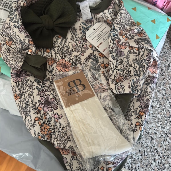 Bamboo Short Sleeve Zippy Romper (Lion Tiger & Bears Print) main image 1