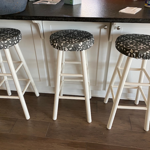 Round Bar Recover Bar Stool Seat Diy Bar Fabric To Recover Bar