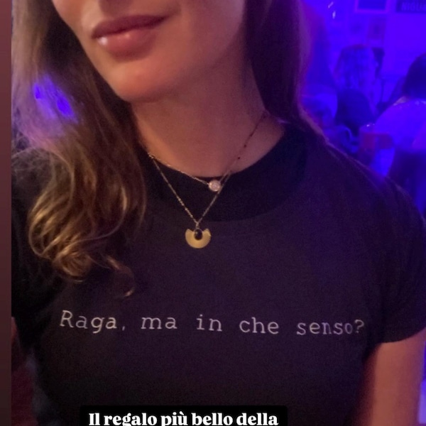 fashwork Tshirt con Nome Lucia e Aggettivi Simpatici