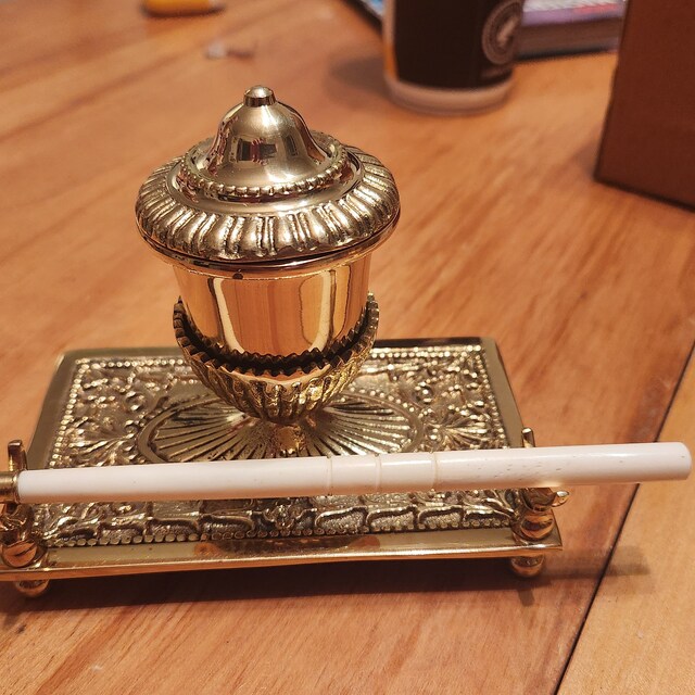 インク壺　ビンテージ／骨董品　金属製（ピューター？）　日本製 真鍮インク壺ペンセット - ヴィンテージスタイルの骨ペン先ペン