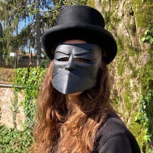 Bauta Mask. Traditional Bauta Woman. Venetian Paper Mache Mask