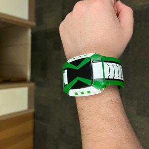 Ben 10 Omniverse Omnitrix Watchthe Dial is Rotatable and Has 