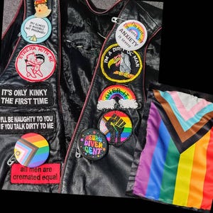 Toppa Ricamata Termoadesiva Arcobaleno Con Nuvola: 5,3x7,9cm, Da Stirare O Cucire Su Vestiti E Zaini