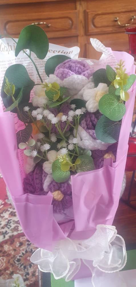 Handmade Crochet Bouquet, Bouquet for Anniversary/Birthday, Valentine&#39;s Day crochet Bouquet, Halloween gifts, Gifts for mom