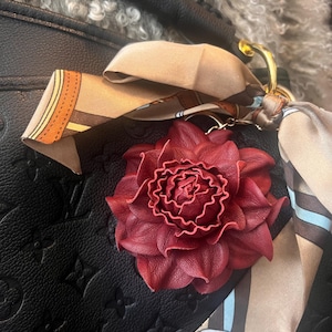 Victoria added a photo of their purchase